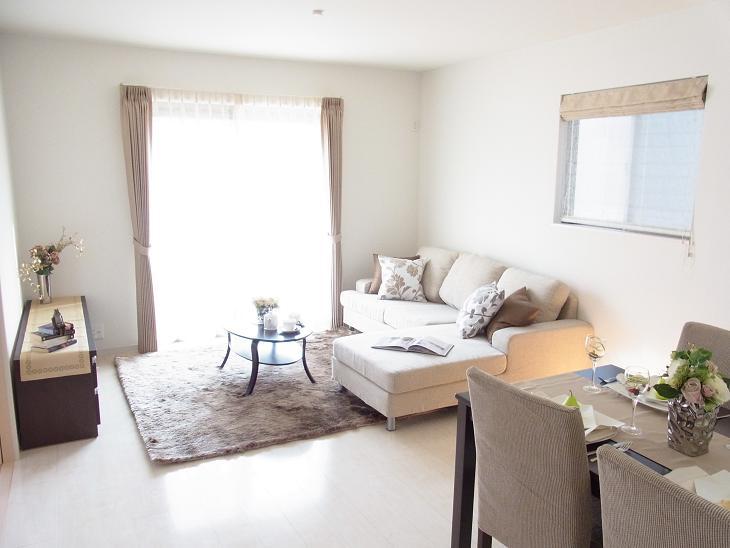 Same specifications photos (living).  ◆ Same specifications living ◆ 15 Pledge of living are equipped with floor heating, Feet is a warm and comfortable even in winter! 