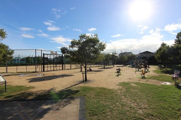 park. 600m to level upper park