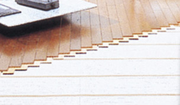 Living.  [Gas hot water floor heating "nook"] Not pollute the air, Difficult Standing dust by heating wind, Clean by adopting a comfortable gas hot water floor heating (same specifications)