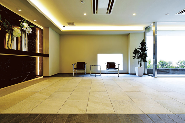 Features of the building.  [Entrance hall] classical ・ Elegant entrance hall with modern has been pursued