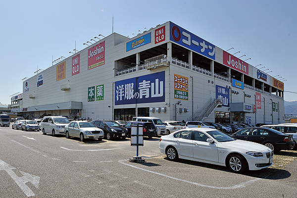 Surrounding environment. Home improvement Konan Nishinomiya Imazu shop / Joshin Nishinomiya Imazu shop / UNIQLO Nishinomiya Imazu store (a 12-minute walk ・ About 950m)