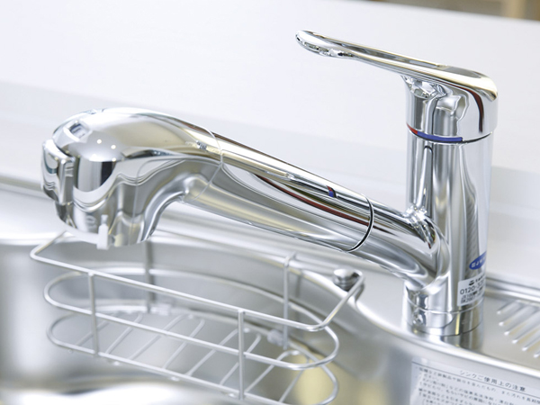 Kitchen.  [Water purification function hand shower mixing faucet] Adopt a water purification function hand shower mixing faucet water-saving effect can be expected (same specifications)