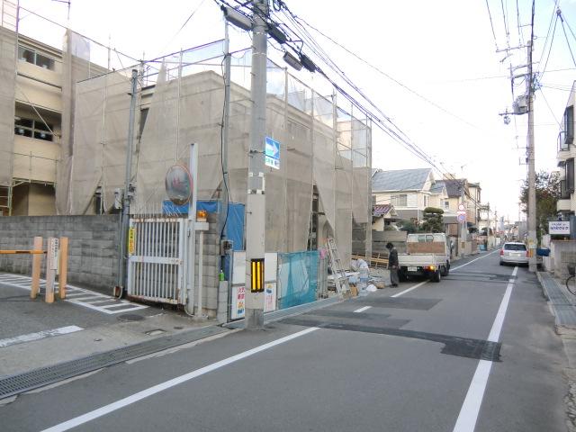 Local photos, including front road. Local (11 May 2013) Shooting