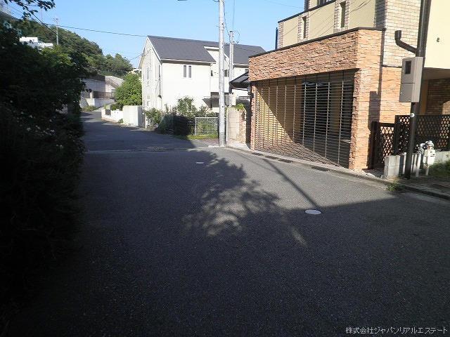 Local photos, including front road. LDK18.9 Pledge!