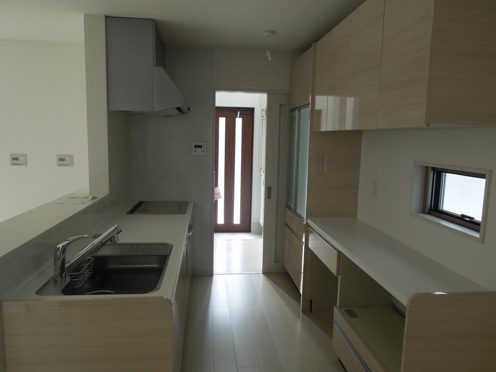 Kitchen. Indoor (12 May 2013) Shooting