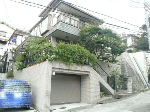 Local appearance photo. Local (11 May 2013) Shooting