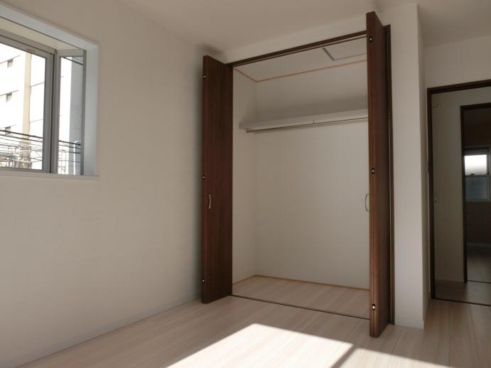 Non-living room. Indoor (11 May 2013) Shooting