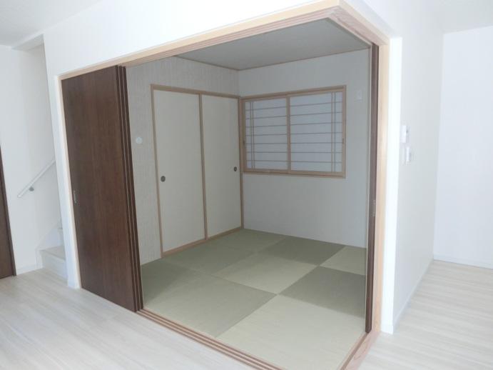 Non-living room. Indoor (11 May 2013) Shooting