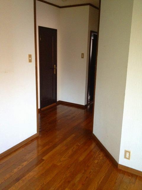 Entrance. With lighting equipment.