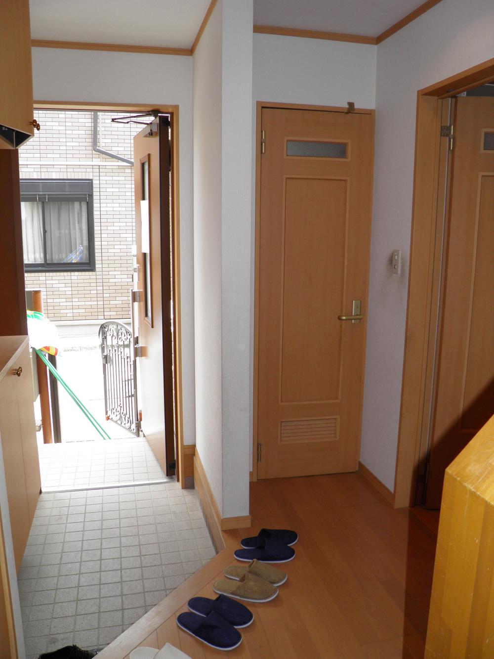 Entrance. Local (June 2013) Shooting