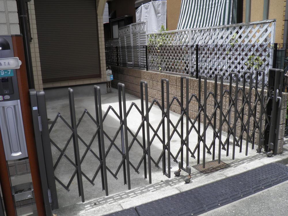 Parking lot. Local (June 2013) Shooting