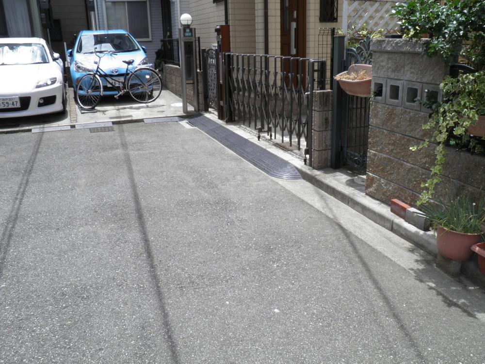 Local photos, including front road. Local (June 2013) Shooting