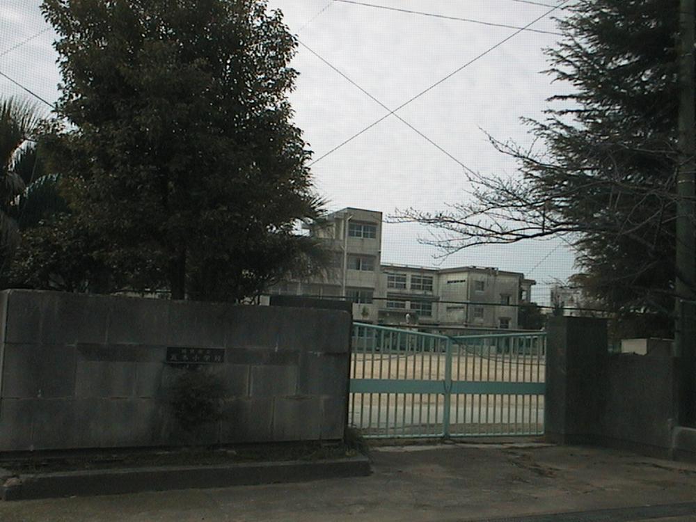 Primary school. 715m to Nishinomiya Tatsukawara tree elementary school