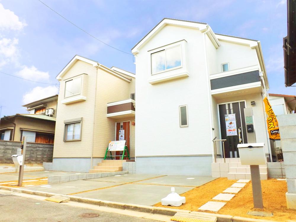 Same specifications photos (appearance). Same specifications photos (streets) all 10 House! Site 45 square meters or more!