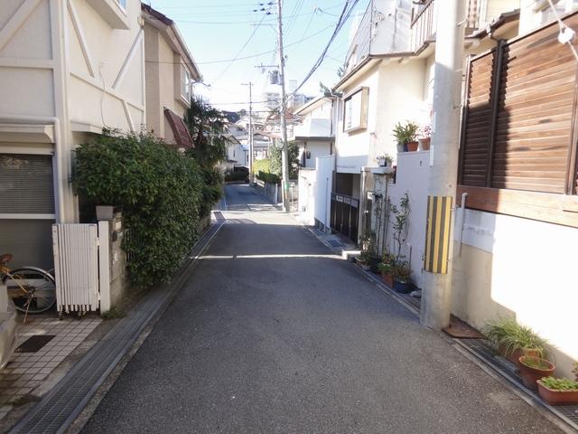 Local appearance photo. Local (12 May 2011) Shooting Traffic volume is low.