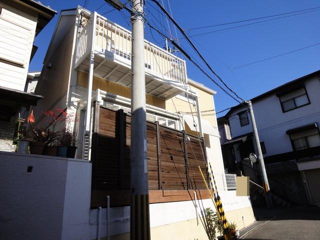 Local appearance photo. Local (12 May 2011) Shooting