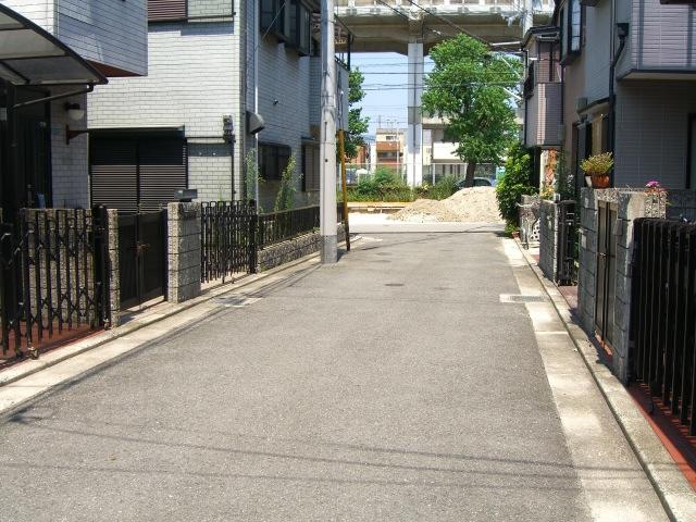 Local photos, including front road. Local (August 2013) Shooting