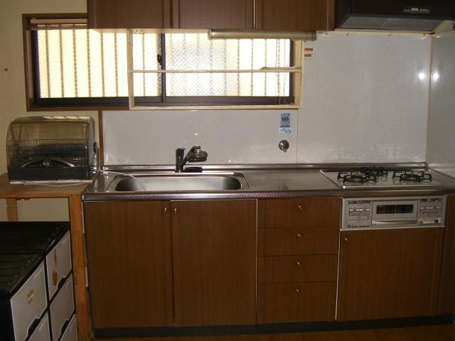 Kitchen. Room (August 2013) Shooting