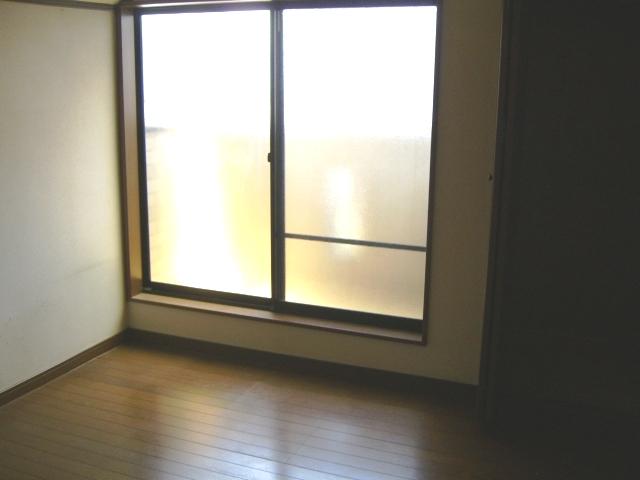 Non-living room. Room (August 2013) Shooting