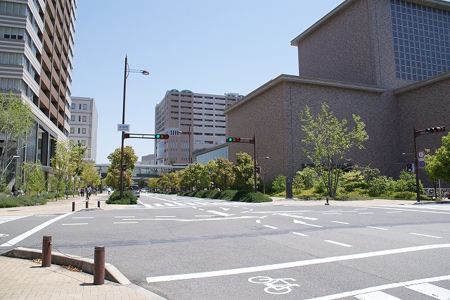 park. Both times 404m to green space (park)