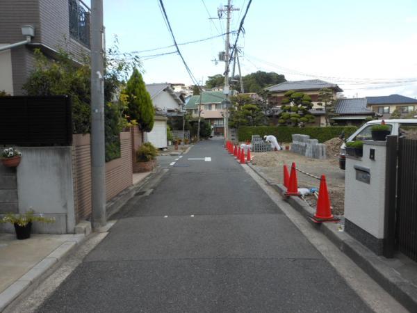 Local photos, including front road. ■ Surrounding environment ■ Lighting also plenty! Also it has neat front road!