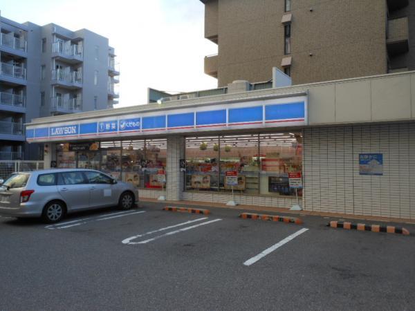 Convenience store. 690m to a convenience store Lawson