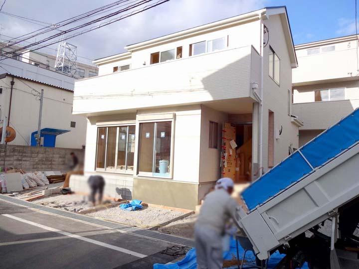 Local appearance photo. Is a popular south-facing new homes! Local (12 May 2013) Shooting