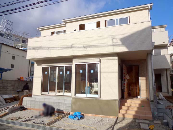 Local appearance photo. Since the site is east and west side of both sides that we are relaxed about 29.28 square meters will be the parking space of the adjacent land, Per yang is also very'm good site (December 2013) Shooting