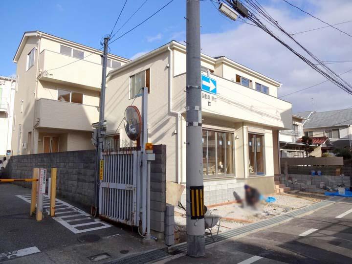 Local photos, including front road. I I'm looking forward to the completion of the building site (December 2013) Shooting