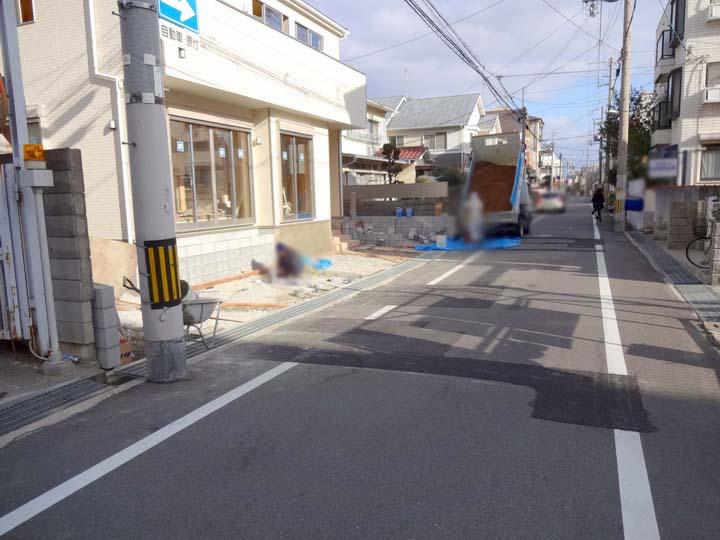 Local photos, including front road. Front road is located about 6m! It is also safe when parking site (December 2013) Shooting