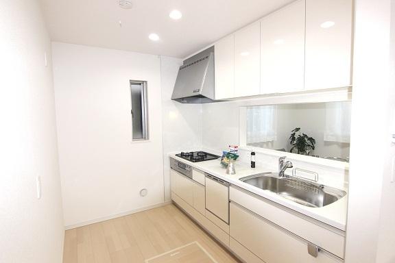 Kitchen.  ◆ Kitchen (16 Building) ◆ 