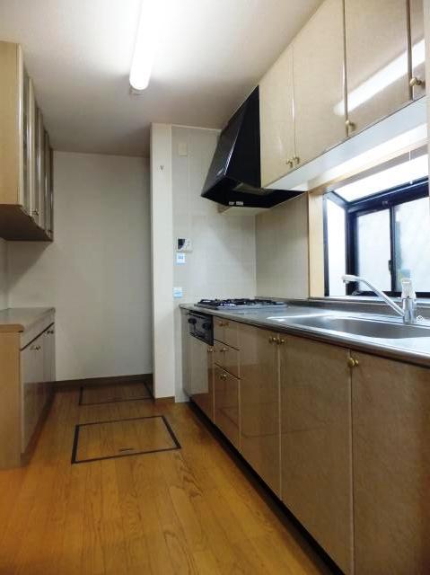 Kitchen. There is a window in the kitchen