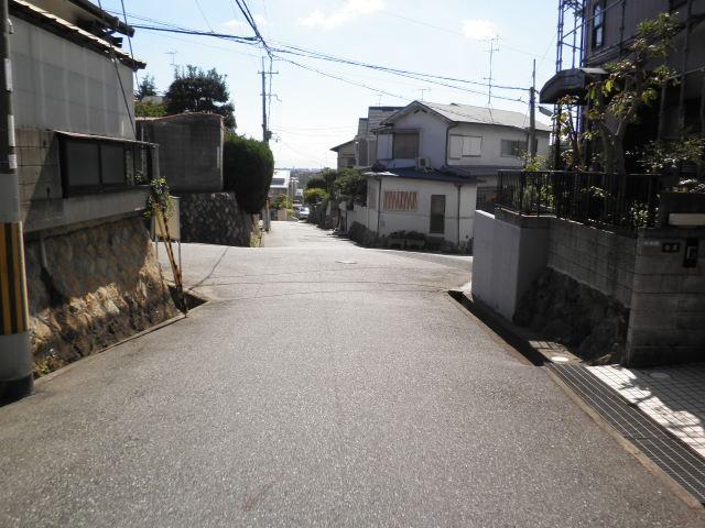 Local photos, including front road. Front road (October 2013) Shooting