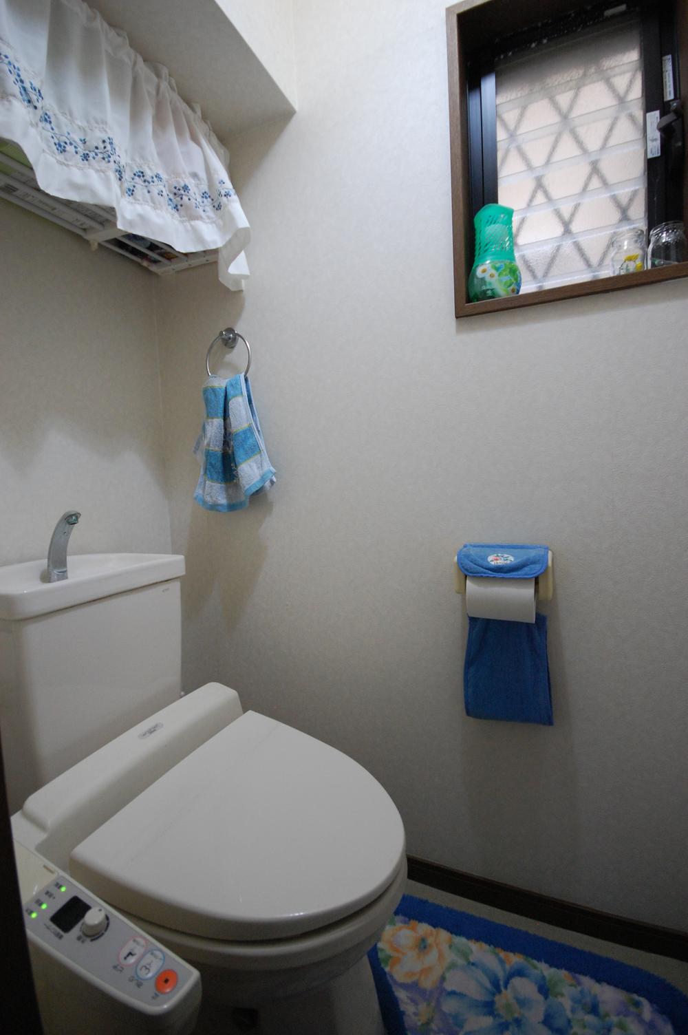 Toilet. Indoor (12 May 2013) Shooting