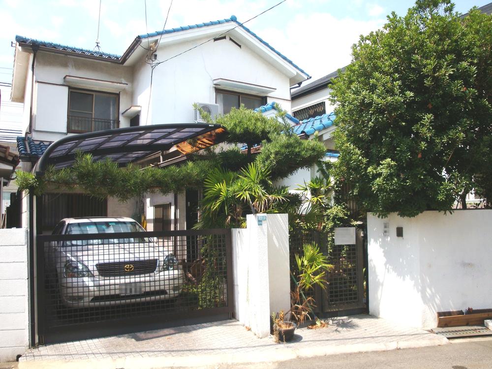 Local appearance photo. Local (10 May 2013) Shooting