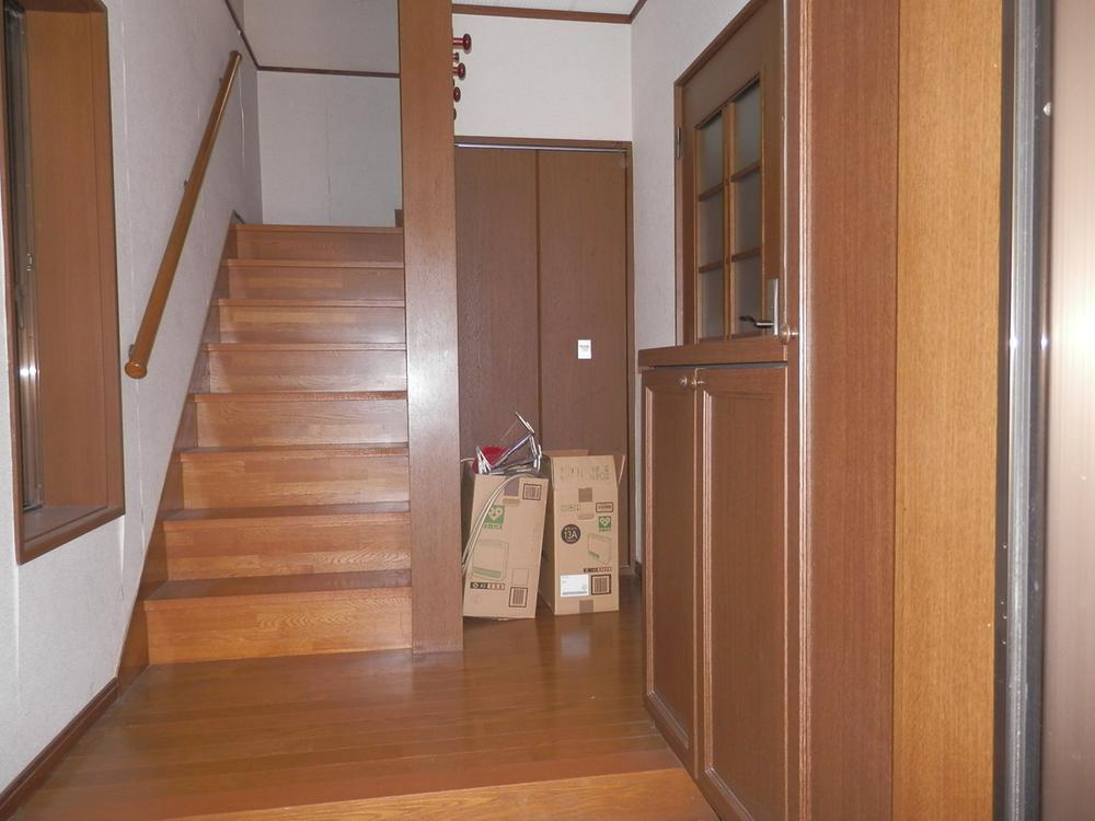 Entrance. Local (11 May 2013) Shooting