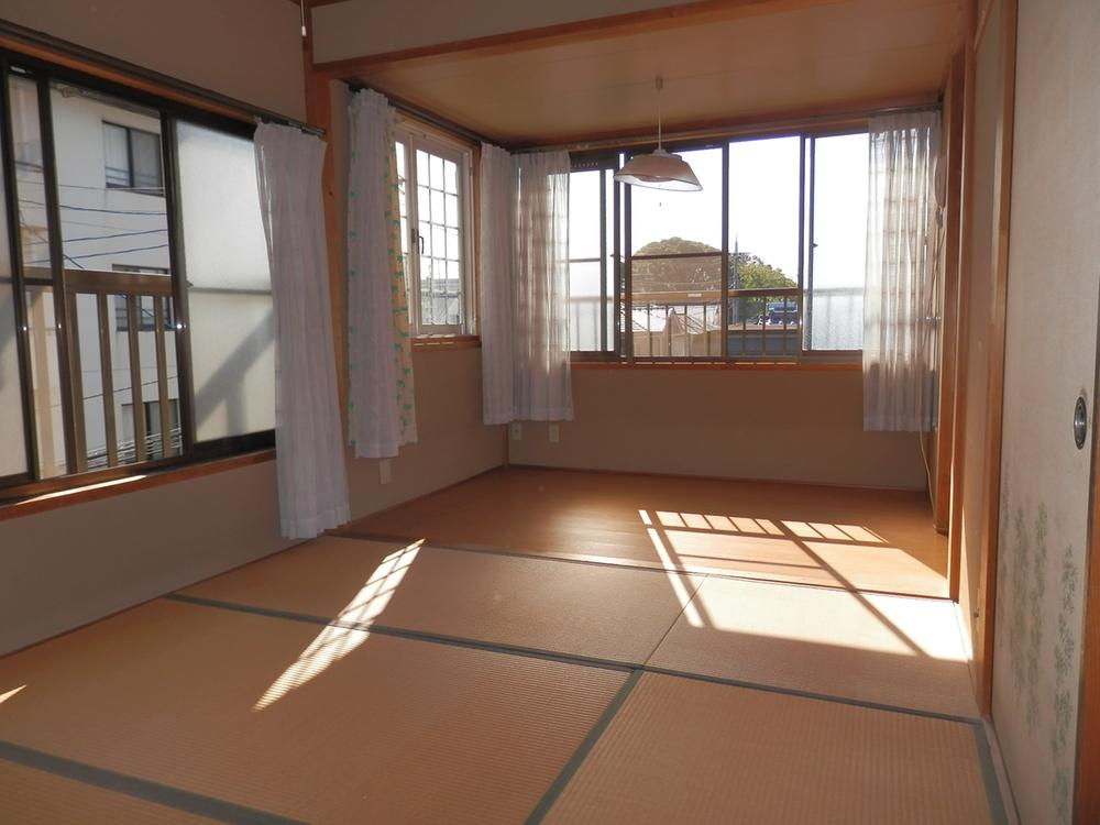 Non-living room. Indoor (11 May 2013) Shooting