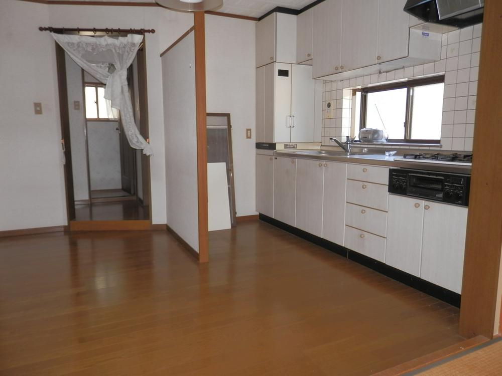 Kitchen. Indoor (11 May 2013) Shooting