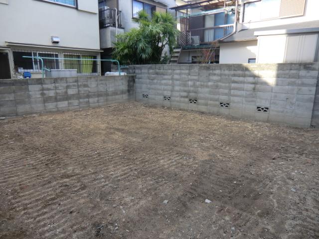 Local appearance photo. Local (12 May 2013) Shooting