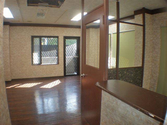 Other introspection. 1F store part. Also available as a visitor for a living If you add the hand a little