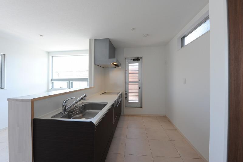 Same specifications photo (kitchen)