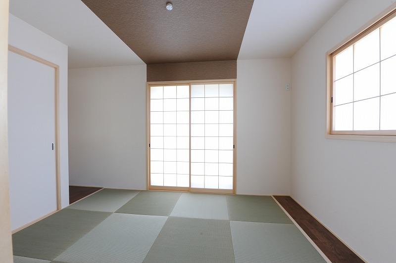 Same specifications photos (Other introspection)