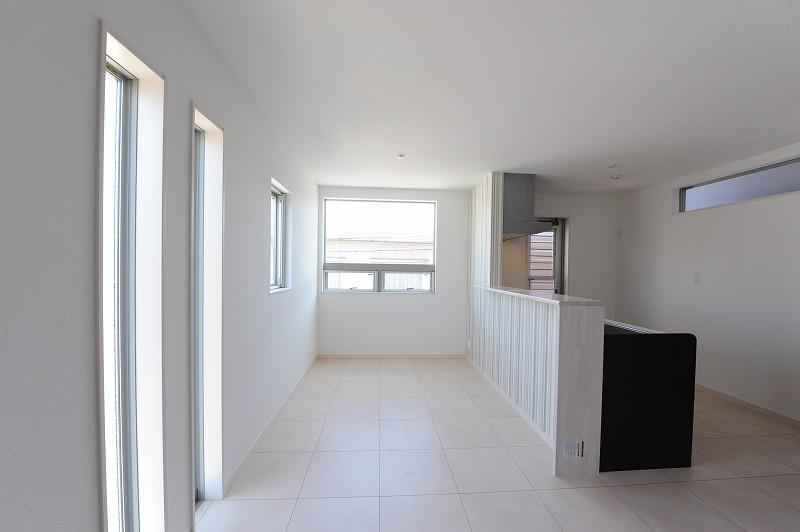 Same specifications photos (living)