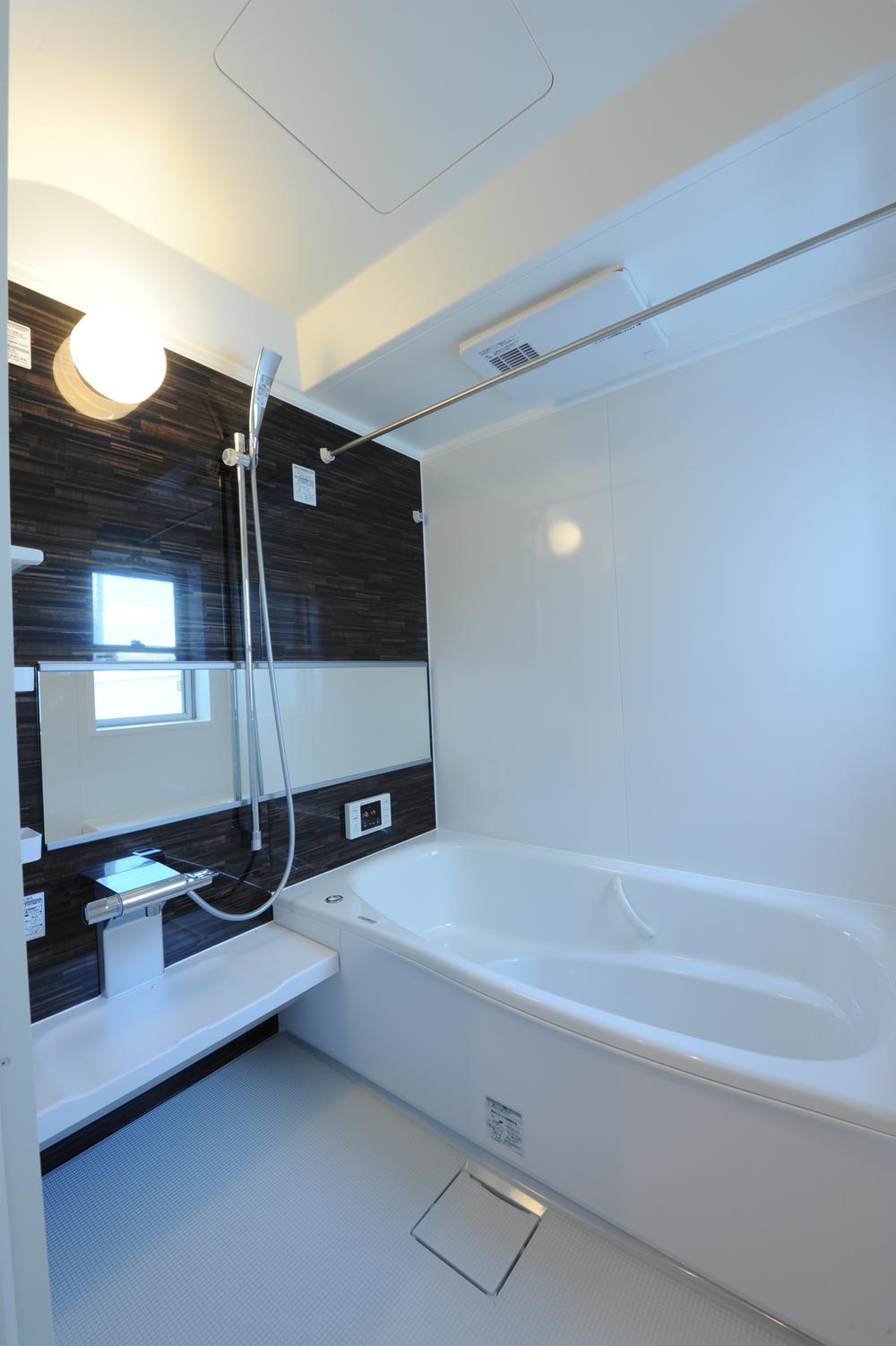 Same specifications photo (bathroom)