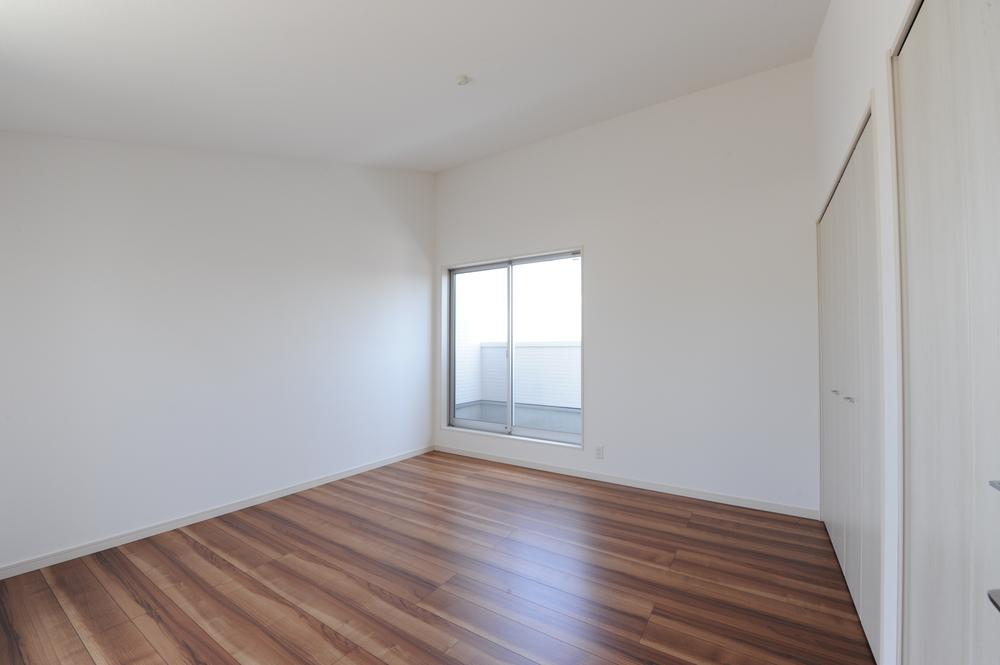 Same specifications photos (Other introspection)