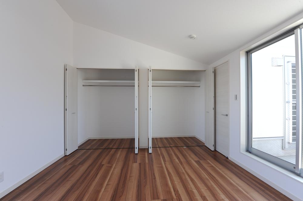 Same specifications photos (Other introspection)