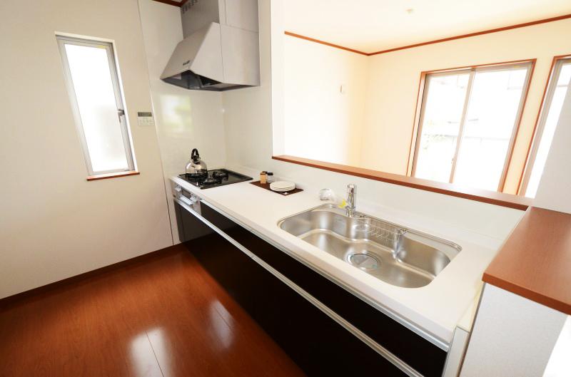 Kitchen. Indoor (July 2013) Shooting The kitchen is of course open type