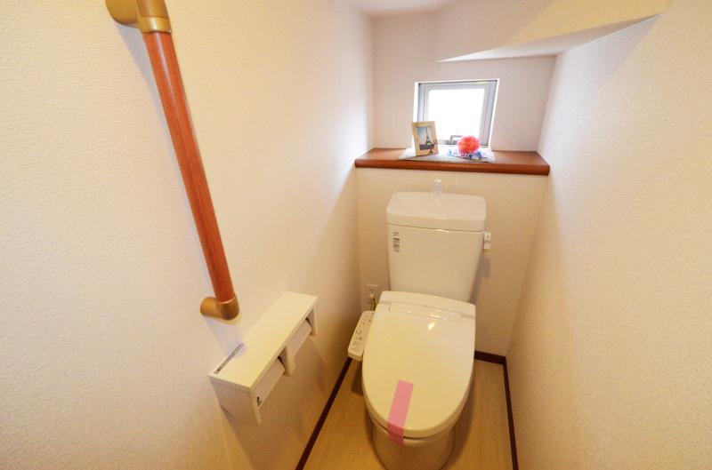 Toilet. Indoor (July 2013) Shooting