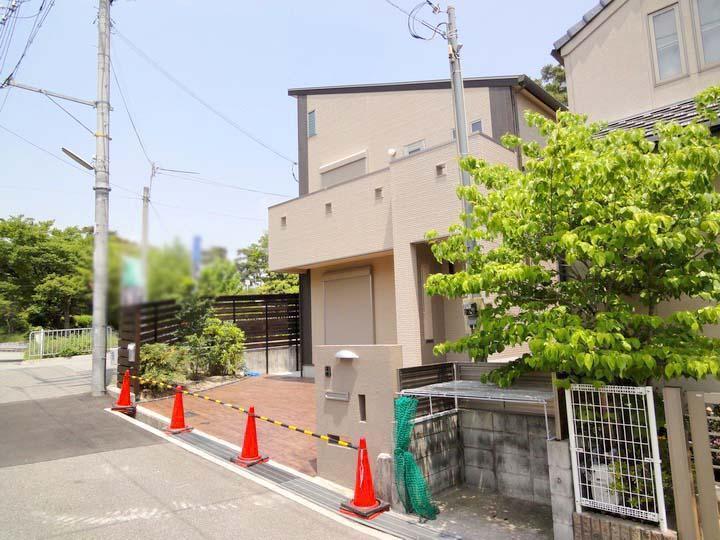 Local appearance photo. The surroundings are quiet residential area!