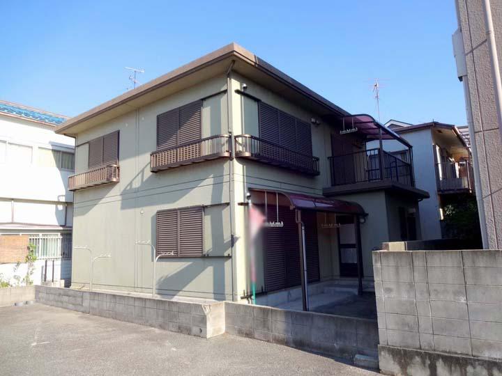 Local appearance photo. February 1997 is a two-story house built of reinforced concrete